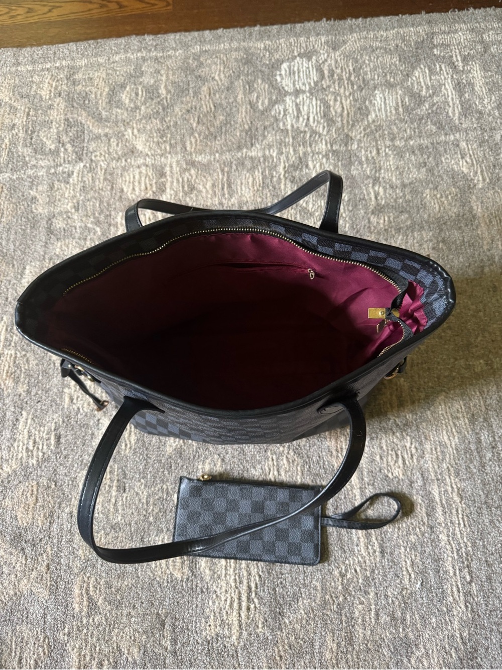 Daisy Rose LV Bag - Picture 2 of 3